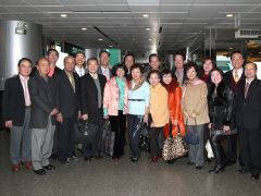 DGE.Victor至美國講習會參加受訓 社長 PP.及社友賢伉儷機場送機 (2010/01/17)